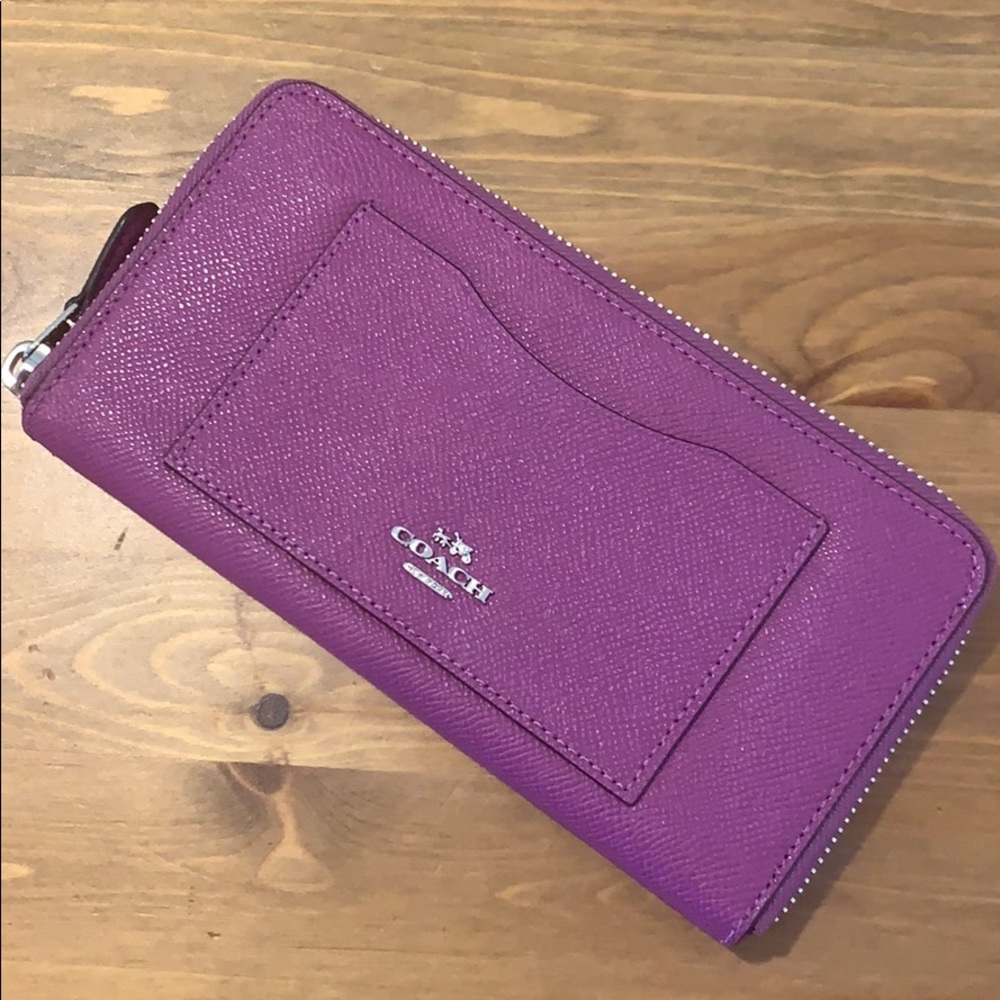 COACH ACCORDION LONG WALLET PURPLE